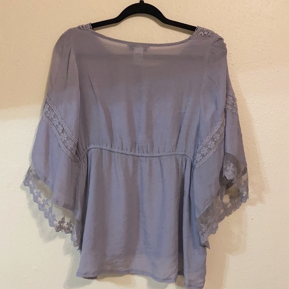 Ultra Pink Gray Short Sleeve Blouse Size Medium - Picture 2 of 2